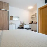 Iva Apartman *