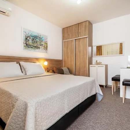 Iva アパート ネウム