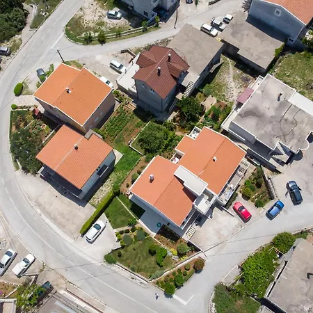 דירה Iva נאום